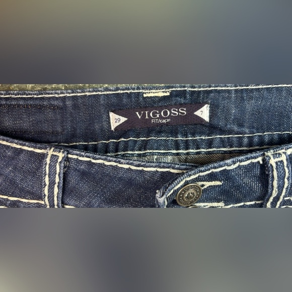 Vigoss Fit Capri Women’s Size 27/9 Dark Wash Mid rise Embroidered Bling Pockets - Picture 6 of 6